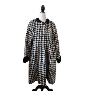 Houndstooth Vintage WOOL Lined Swing Coat Pockets Velvet Cuffs and Collar 80s do